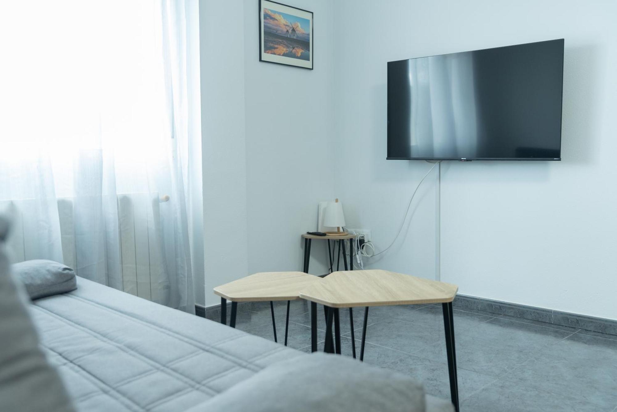 Apartamentos La Mota - Centrico Mota Del Cuervo Buitenkant foto
